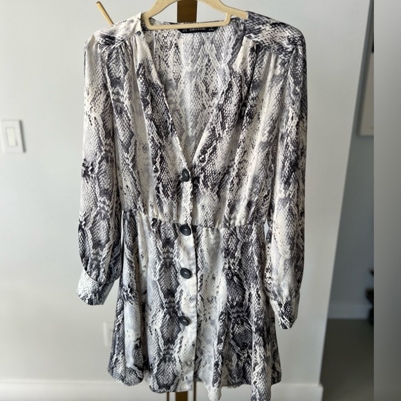 Zara Snake Print Button Up Dress Size M - Picture 8 of 8
